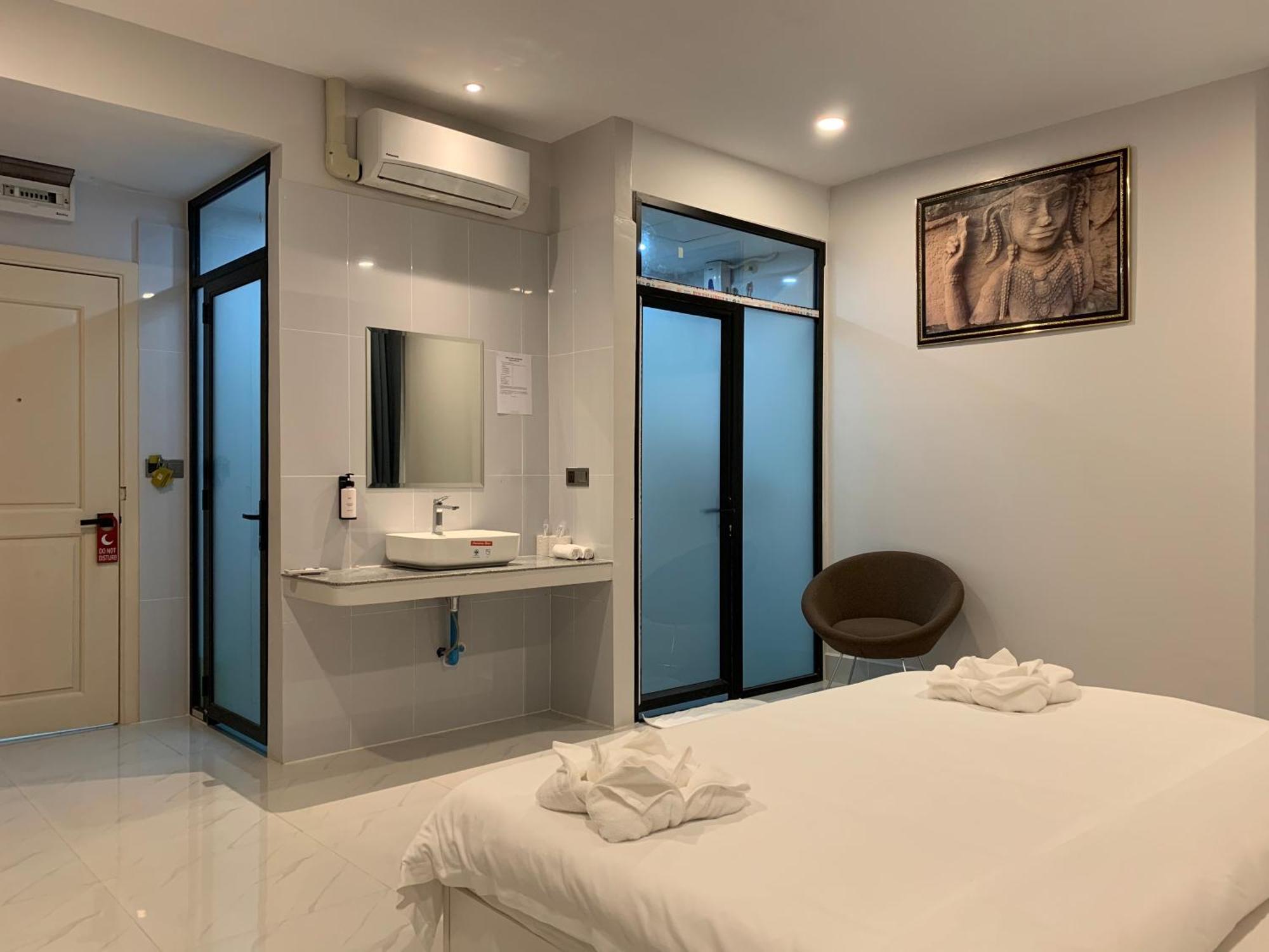 Nico'S Hotel And Skybar Siem Reap Exterior photo